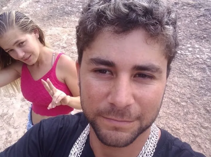 Casal é assassinado com golpes de faca na praça de Vila Pavão, no interior do Espírito Santo