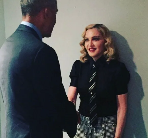 Madonna critica Trump e publica foto com Barack Obama