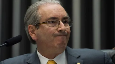 Cunha estuda um acordo de colaboração