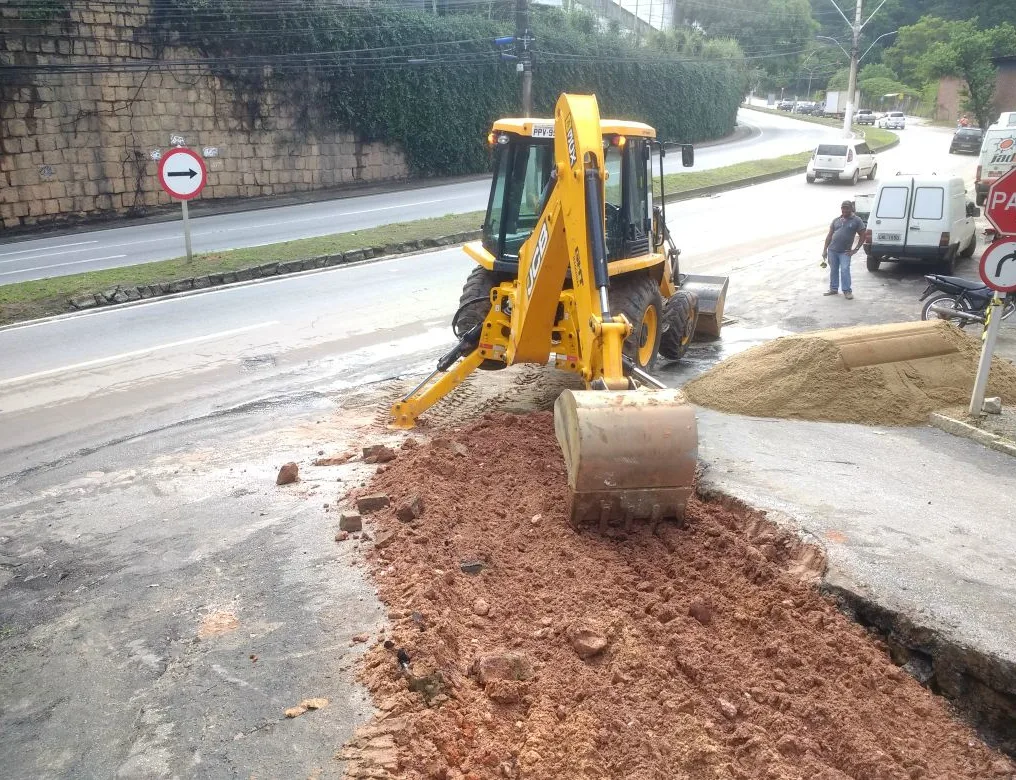 Força-tarefa realiza reparos em locais afetados pelas chuvas em Cachoeiro de Itapemirim