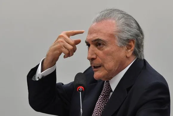 Deputados votarão denúncia contra Temer ao microfone, assim como no impeachment