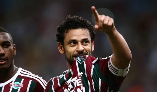 Recuperado de lesão, Fred volta a treinar no Fluminense