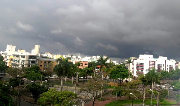 Chuva pode voltar a atingir o ES nesta semana. Confira a previsão do tempo!