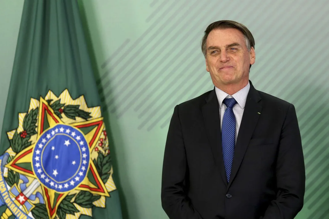 O presidente, Jair Bolsonaro, assina medida provisória que estabelece medidas para combater fraudes em benefícios pagos pela Previdência Social.