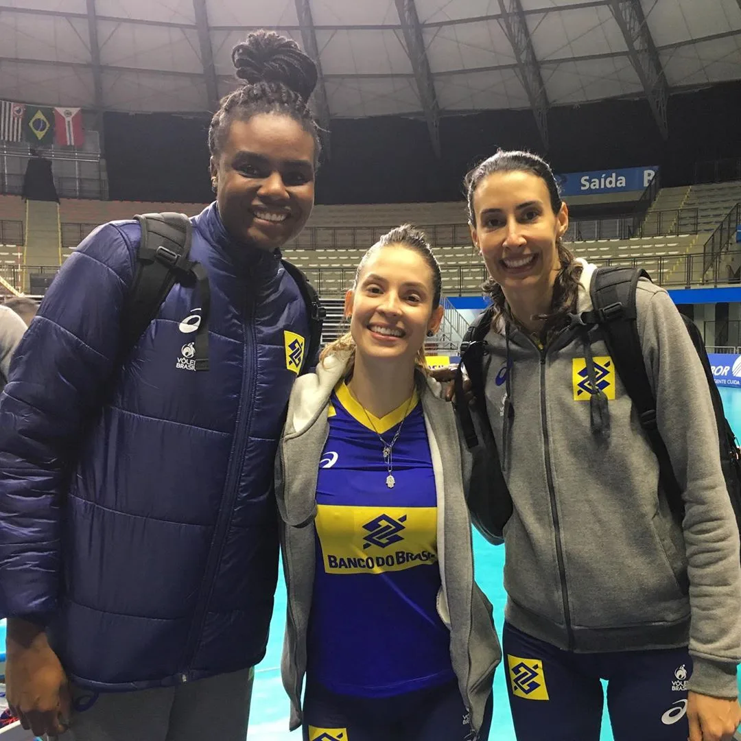 Camila Brait, Fabiana e Sheilla celebram retorno à seleção feminina de vôlei