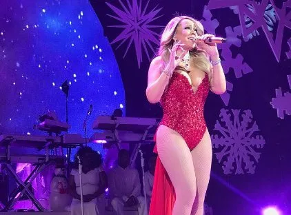 Empresária de Mariah Carey dá detalhes sobre o caos em show de Ano Novo