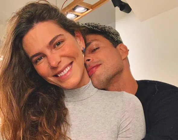 Foto sensual de Cauã Reymond e Mariana Goldfarb agita internet