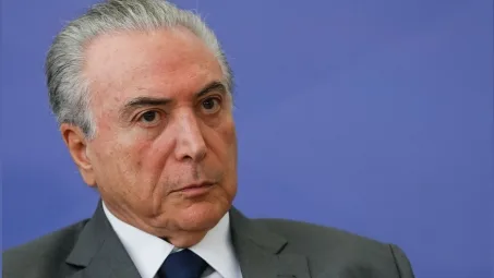 Temer retira servidores estaduais e municipais da reforma da Previdência