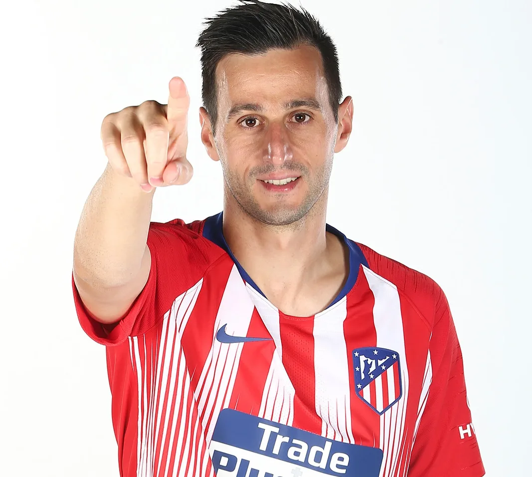 Kalinic chega ao Atlético de Madrid e tenta encerrar polêmica com seleção croata