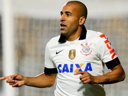 Emerson Sheik nega aposentadoria e prevê três semanas para jogar no Corinthians