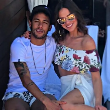 Bruna Marquezine e Neymar reatam namoro em Fernando de Noronha