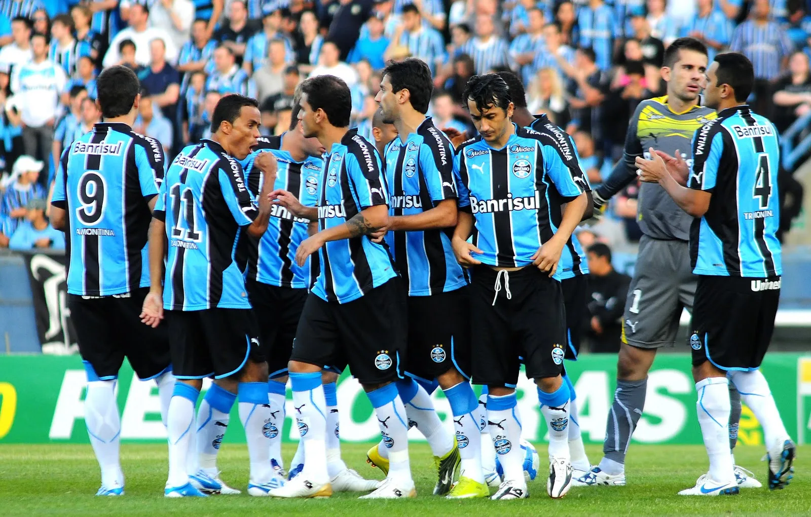 Grêmio enfrenta a Chapecoense de olho na liderança do Campeonato Brasileiro