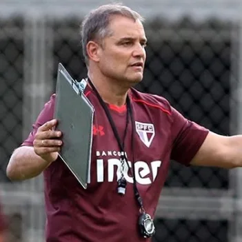 Aguirre vê vaias merecidas a São Paulo e Inter após empate no Morumbi