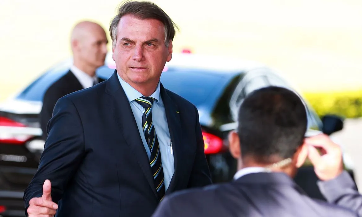 MPF aponta interferência de Bolsonaro no Exército