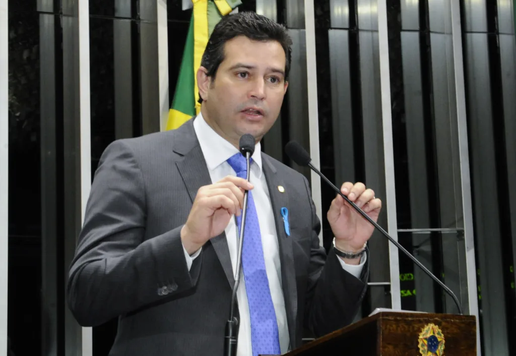 Deputado Maurício Quintella Lessa (PR-AL) discursa na sessão solene do Congresso em homenagem ao Movimento Novembro Azul e a Sociedade Brasileira de Urologia Foto: Waldemir Barreto/Agência Senado