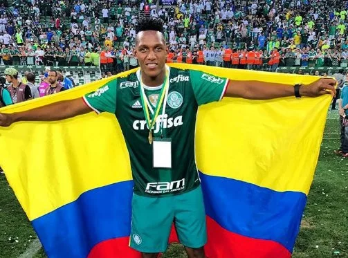 Colombiano Mina diminui férias para poder realizar tratamento no Palmeiras