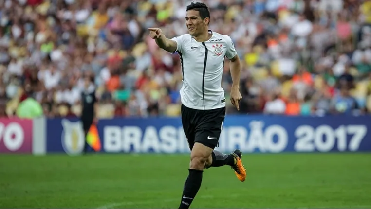 Balbuena treina no Corinthians e não deve ser problema para a Copa do Brasil