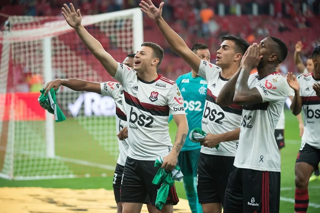 Em jogo emocionante, Flamengo empata com o Inter no Beira-Rio e avança na Libertadores