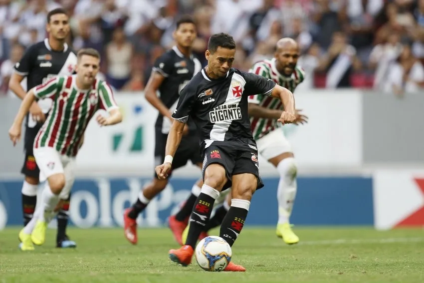 Vasco vence Fluminense por 1 a 0 e conquista Taça Guanabara