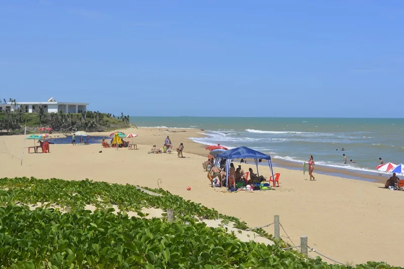 Curte uma praia? O sol predomina em todo ES nesta sexta-feira com temperaturas elevadas!