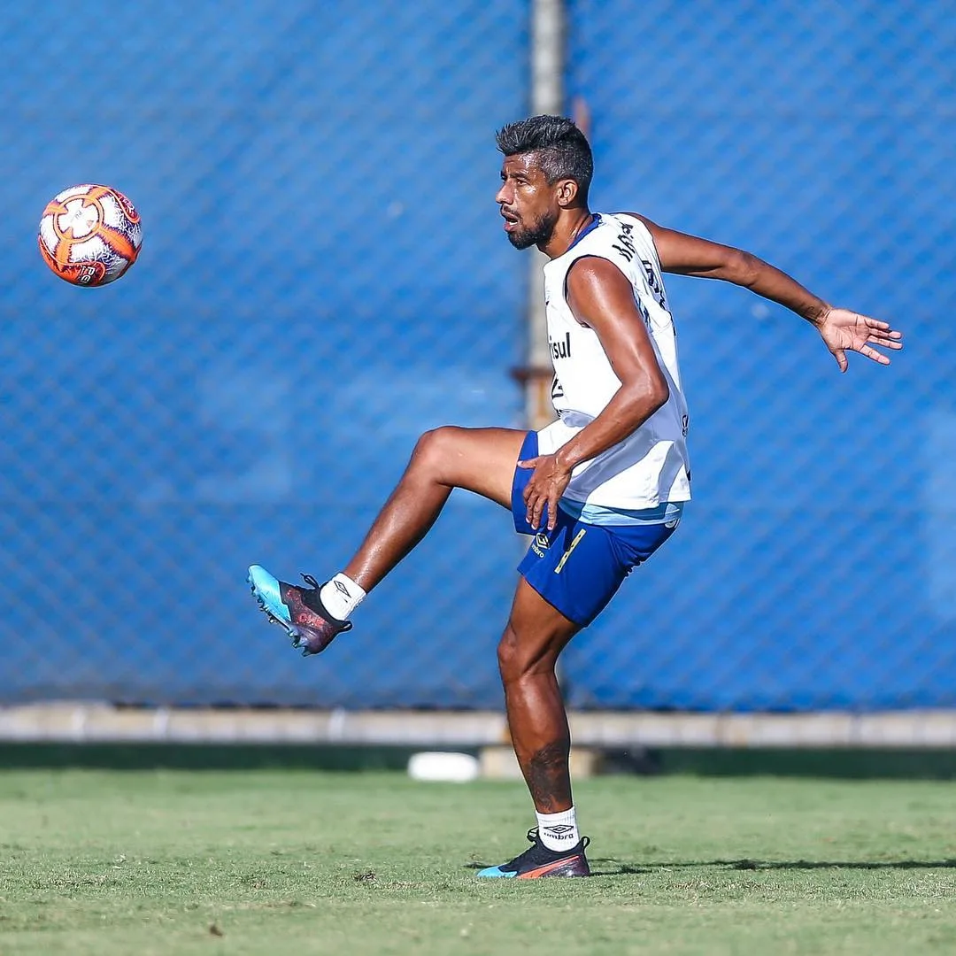 Léo Moura deve voltar a defender Grêmio após 2 meses e admite 'frio na barriga'