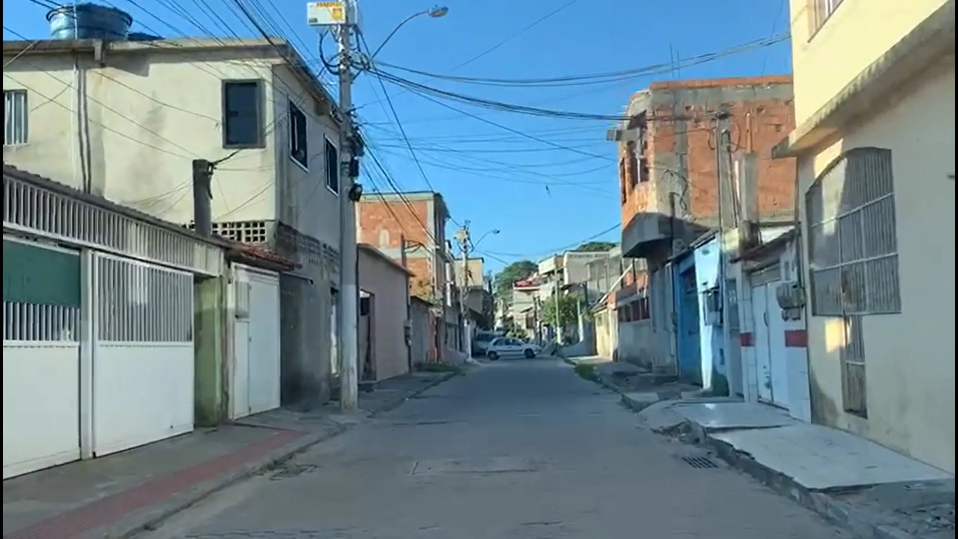 Jovem de 20 anos é baleado em Vila Velha; suspeitos estavam em carro branco