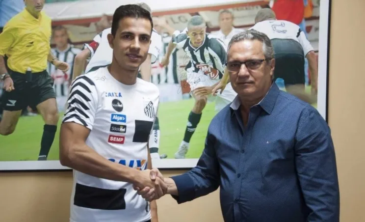 Santos oficializa contratação e assina com Nilmar até o fim de 2018