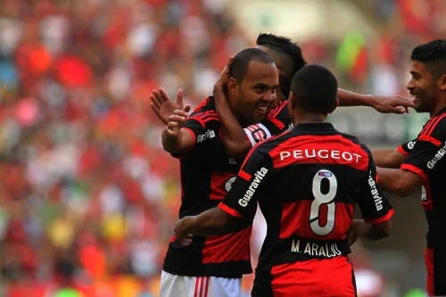 Com gol no fim, Flamengo empata com o Sport no Maracanã