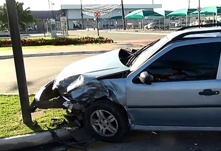 Acidente deixa trânsito lento na Reta do Aeroporto, em Vitória