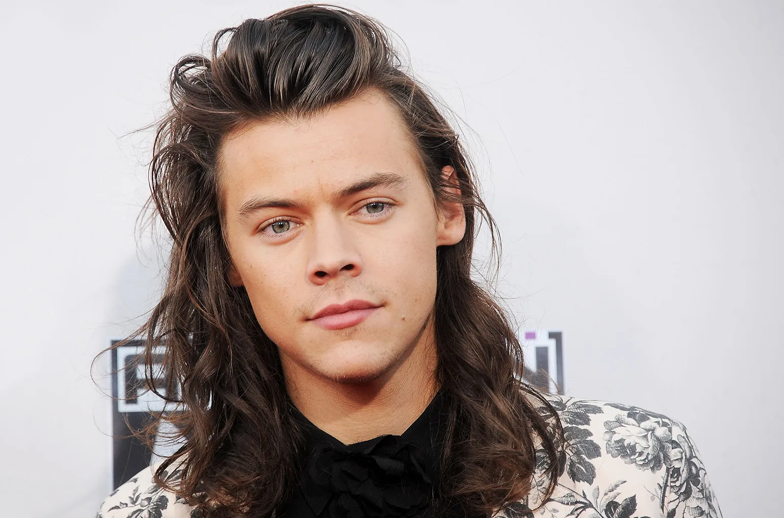 LOS ANGELES, CA – NOVEMBER 22: Singer Harry Styles of One Direction arrives at the 2015 American Music Awards at Microsoft Theater on November 22, 2015 in Los Angeles, California. (Photo by Gregg DeGuire/WireImage)