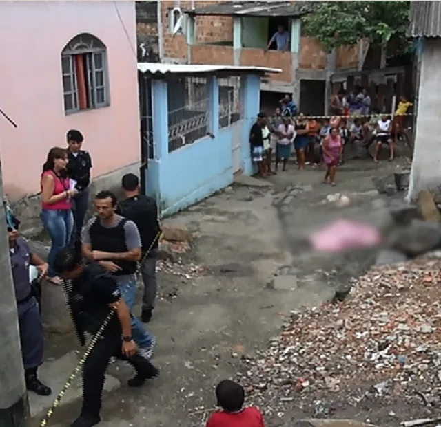 Jovem é morto após troca de tiros em região de intenso tráfico de drogas, em Vila Velha