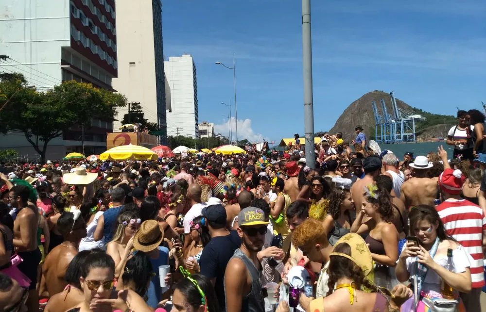 Número de casos de covid-19 pode voltar a crescer no ES após o Carnaval, alerta secretário