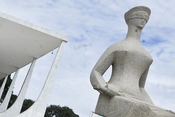 Corte de salário de servidor é visto como inconstitucional por maioria no Supremo Tribunal Federal