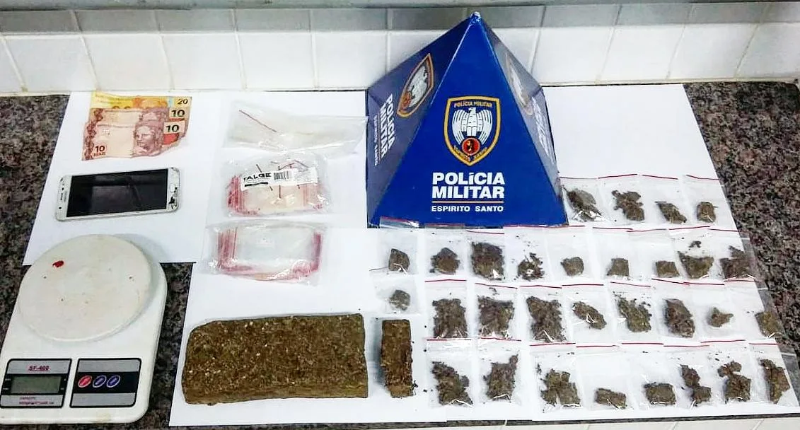 Duas adolescentes e dois jovens detidos com drogas em Guarapari