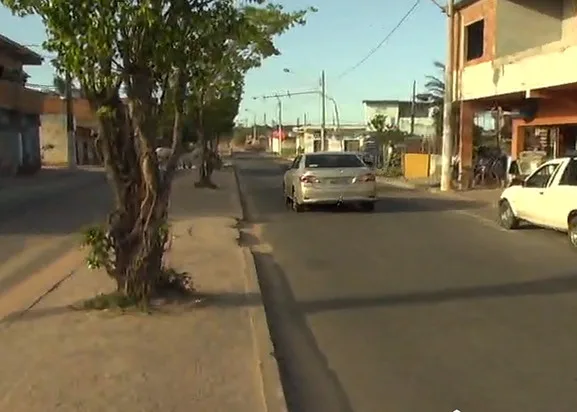 Bandidos invadem ônibus, matam jovem e deixam dois feridos em Vila Velha