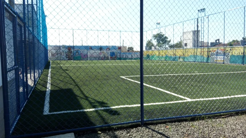 Instituição de Guarapari aluga campo de futebol para arrecadar recursos