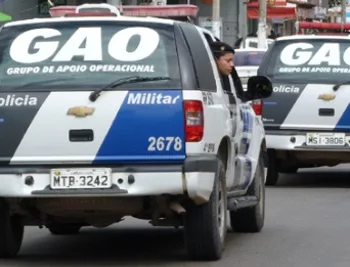 Suspeito de assalto é baleado após perseguição e troca de tiros com a polícia em Guarapari