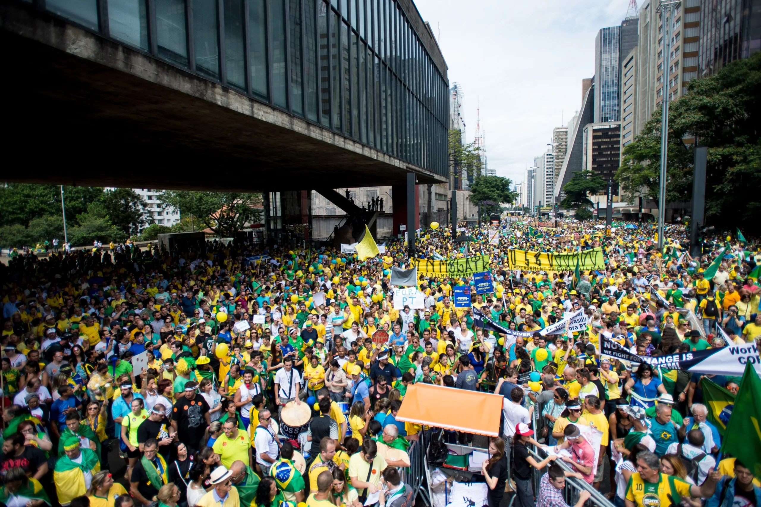 Grupos que foram às ruas ontem divergem sobre próximos passos