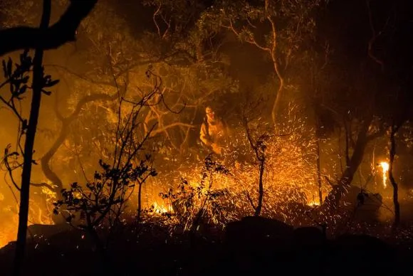 Incêndio que já atinge 22% da Chapada dos Veadeiros foi criminoso, diz instituto