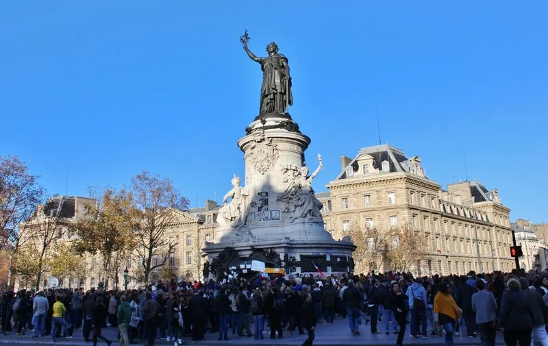 Paris(França) Homenagens as pessoas mortas nos ataques terroristas a capital francesa (Giselle Garcia/Agência Brasil)