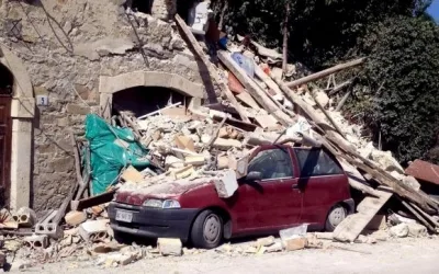 Após ser resgatado, italiano vítima de terremoto oferece vinho a socorristas