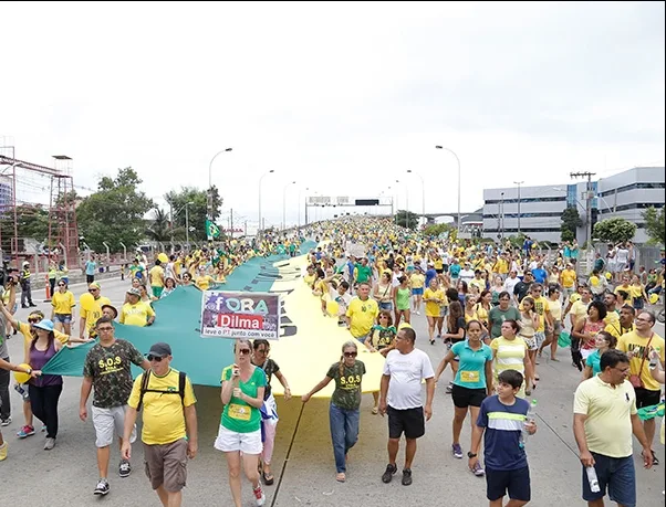 Manifestantes organizam esquenta em Vitória para mega protesto contra Dilma