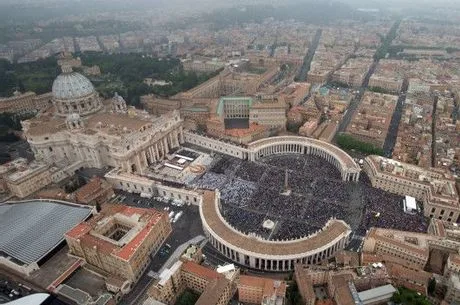 Vaticano proíbe manter cinzas em casa após cremação