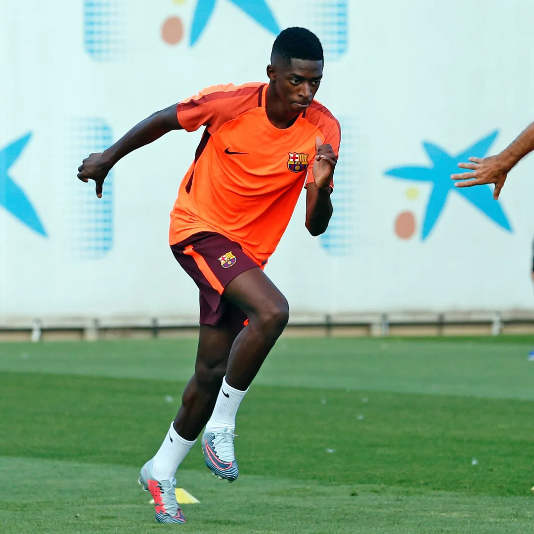 Dembélé sofre lesão, passará por cirurgia e só retorna ao Barcelona em 2018