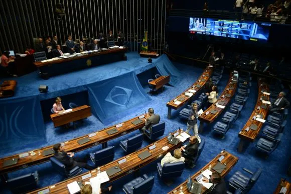 Senado vai decidir sobre Delcídio assim que receber documentos do STF, diz Jucá