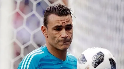 Mais velho a disputar jogo de Copa, goleiro El Hadary dá adeus à seleção egípcia