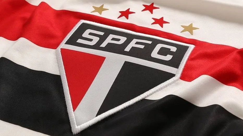 São Paulo vive impasse sobre marca da camisa para o próximo jogo