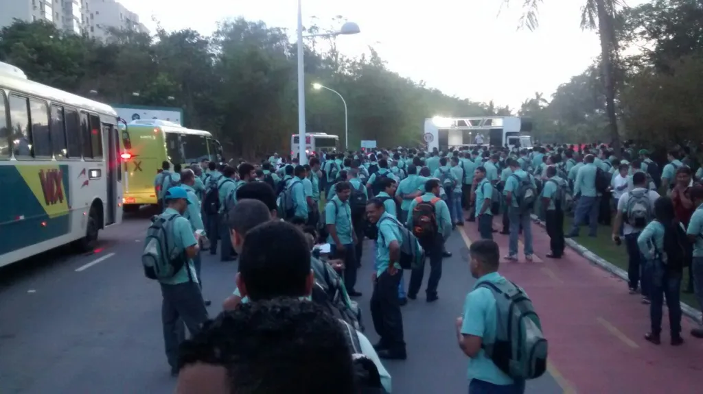 Após quatro horas de protesto trabalhadores da Vale encerram manifestação em Vitória