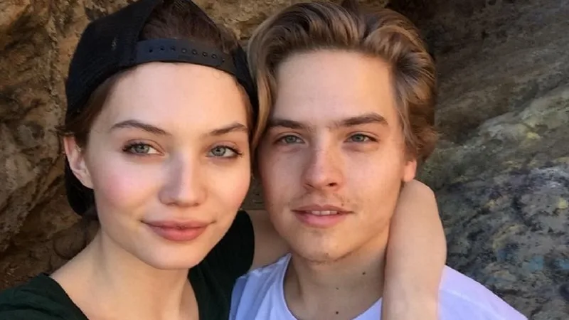 Dylan Sprouse dá a entender que traiu ex-namorada, Dayna Frazer