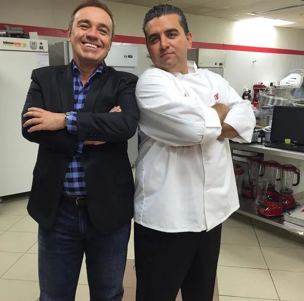 Cake Boss usa ponto eletrônico para se comunicar no reality brasileiro